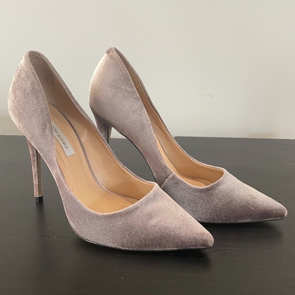 Saks Fifth Avenue Gray Velvet Pumps Sz 7